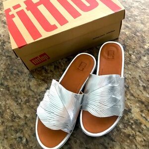 🤍Lovely  silver Fitflop Sandals 🤍